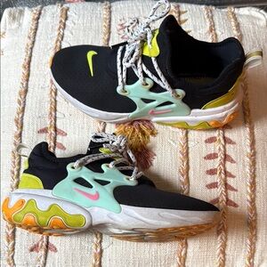 Women’s Nike Tennis Shoes